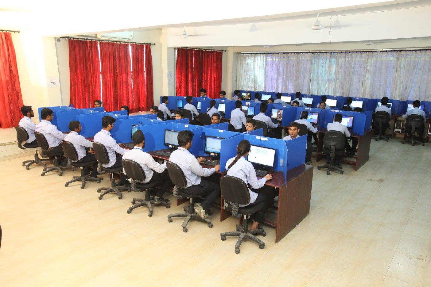 GCRG Institute of Medical Sciences, Lucknow_Computer_Lab