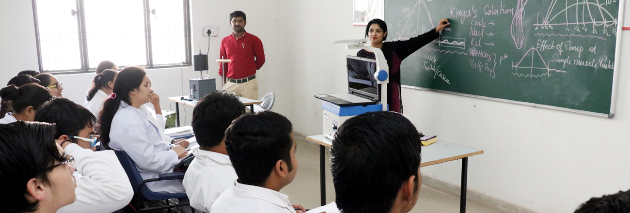 K D Medical College Mathura_Classroom