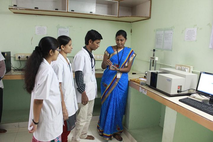 SVIMS - Sri Padmavathi Medical College for Women_Pharmacy_Laboratory